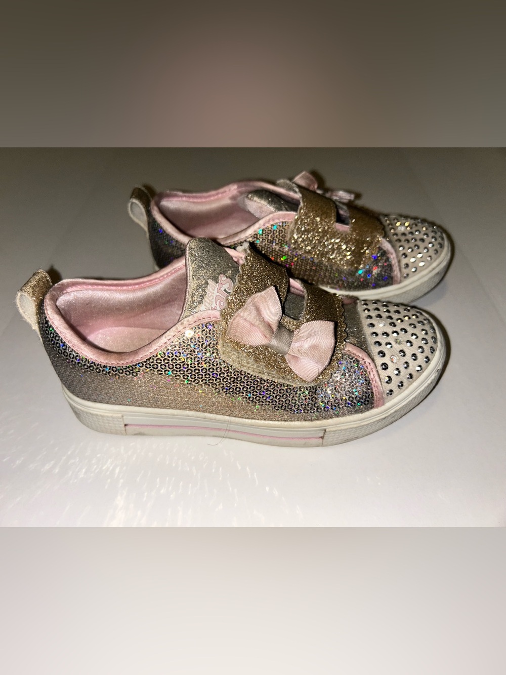 Light Up Sketcher Shoes Slip-On Sneakers in Gold and Pink Girls size 13